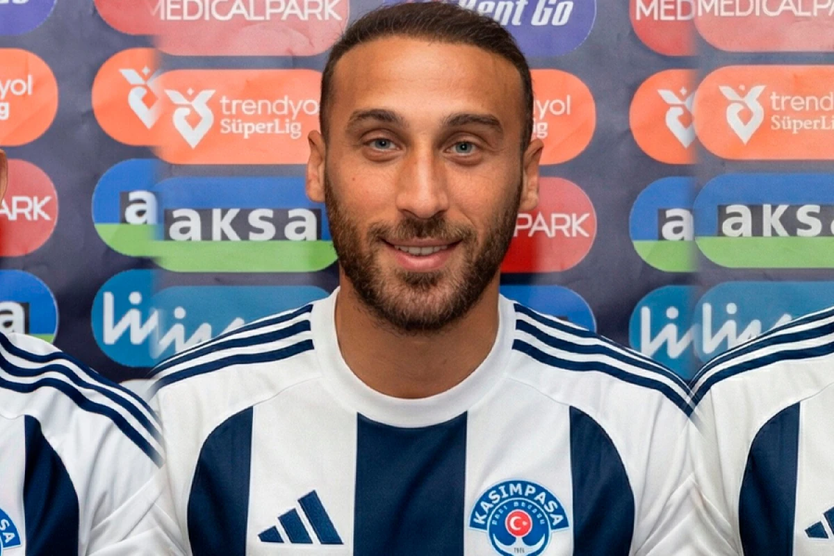 Cenk Tosun: “Ölkənizi çox sevirəm, gələcəkdə düşünə bilərəm”