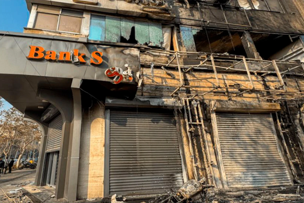 İğtişaşlar zamanı İranda 200 mağaza yandırılıb – HESABAT
