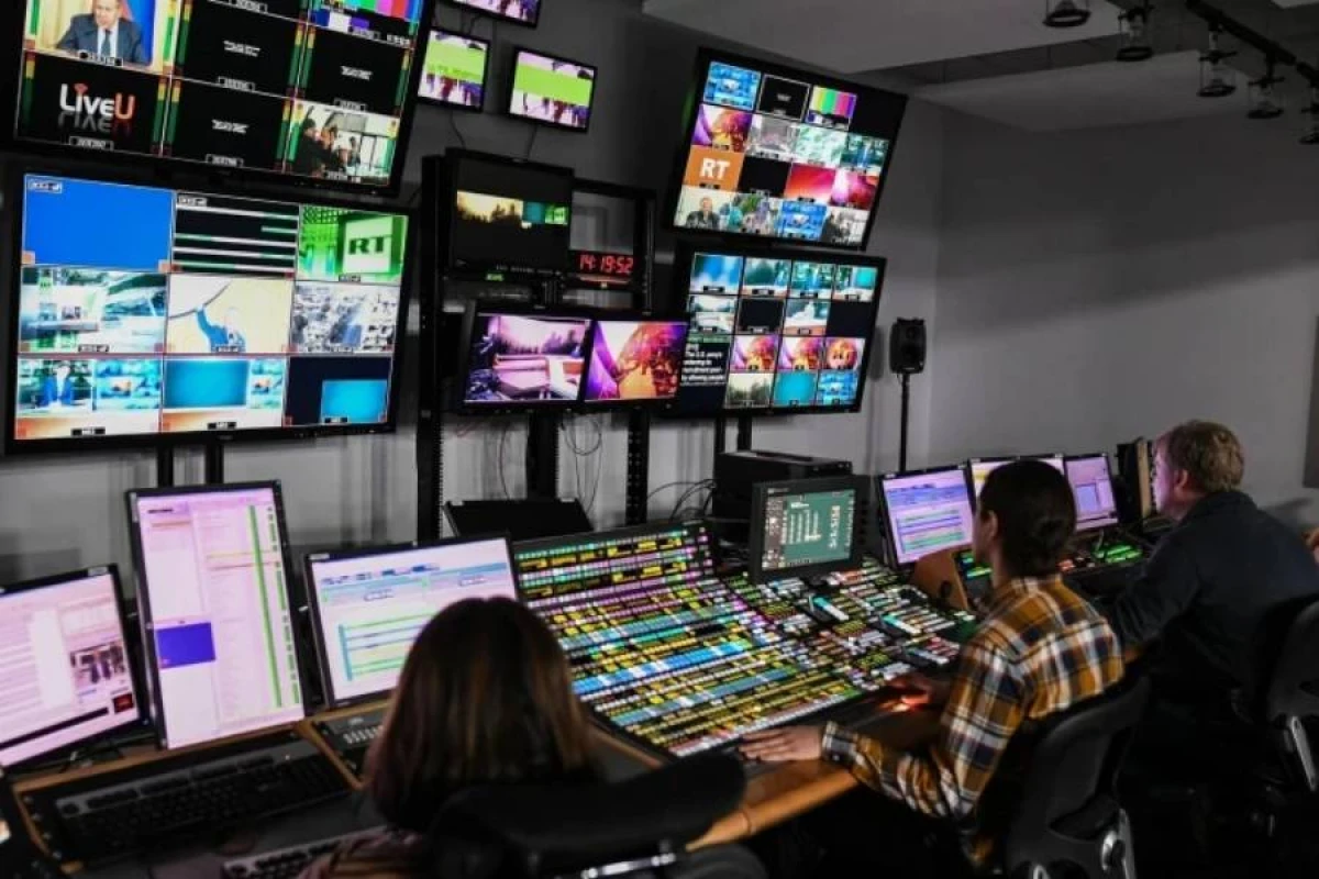 Qırğızıstan telekanallardan milli dildə yayım tələb edir