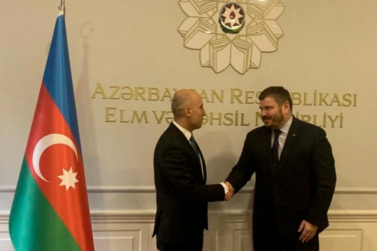 Ukrayna dilinin tədrisinin genişləndirilməsi müzakirə edildi