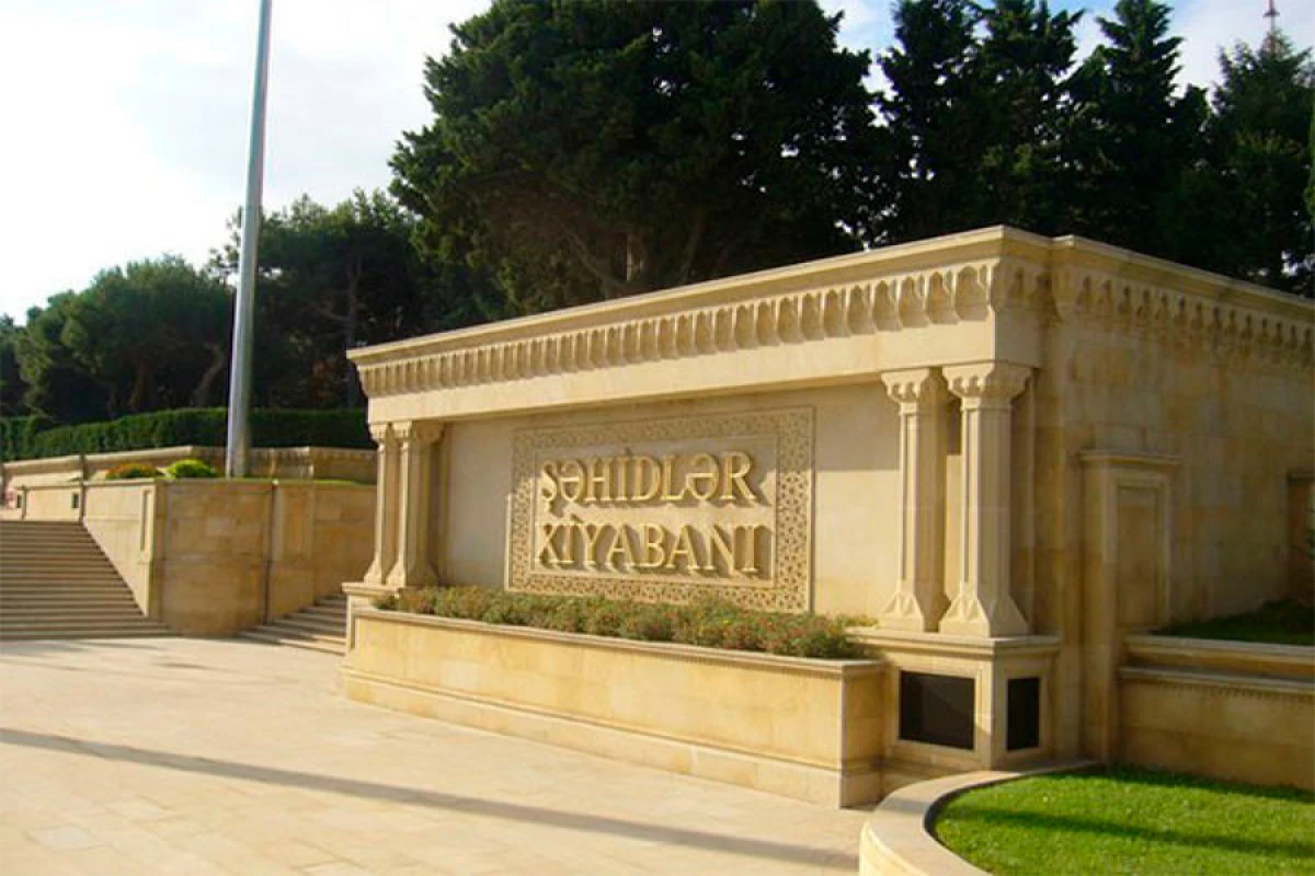 Diplomatik korpusun nümayəndələri Şəhidlər xiyabanını ziyarət etdilər