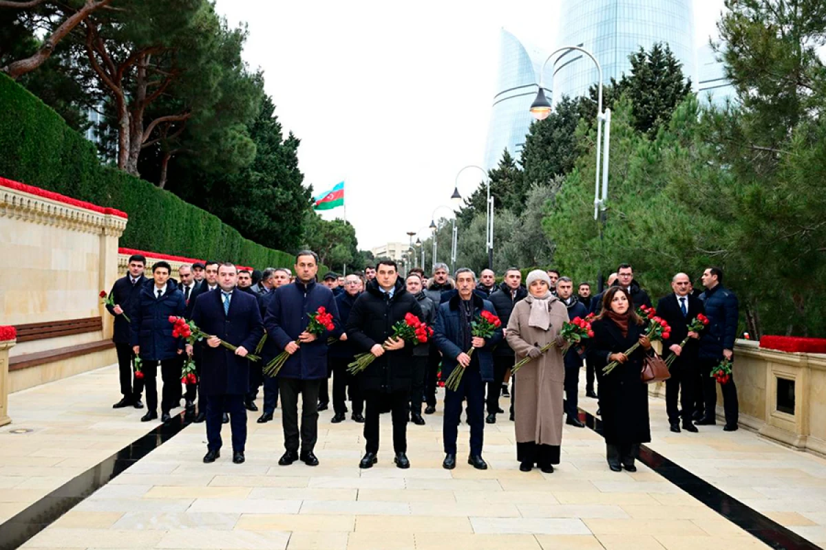 Mədəniyyət Nazirliyinin kollektivi 20 Yanvar şəhidlərinin xatirəsini yad etdi