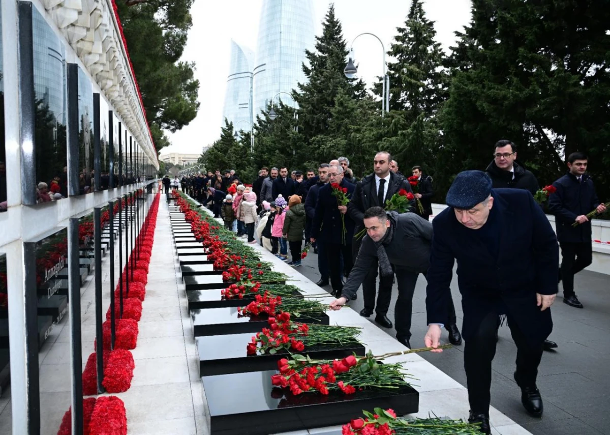 Mədəniyyət Nazirliyinin kollektivi 20 Yanvar şəhidlərinin xatirəsini yad etdi — 3