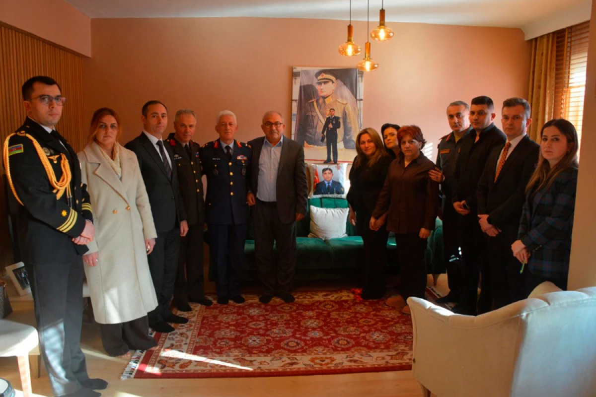 C-130 təyyarəsində şəhid olan hərbçinin ailəsi ziyarət edildi