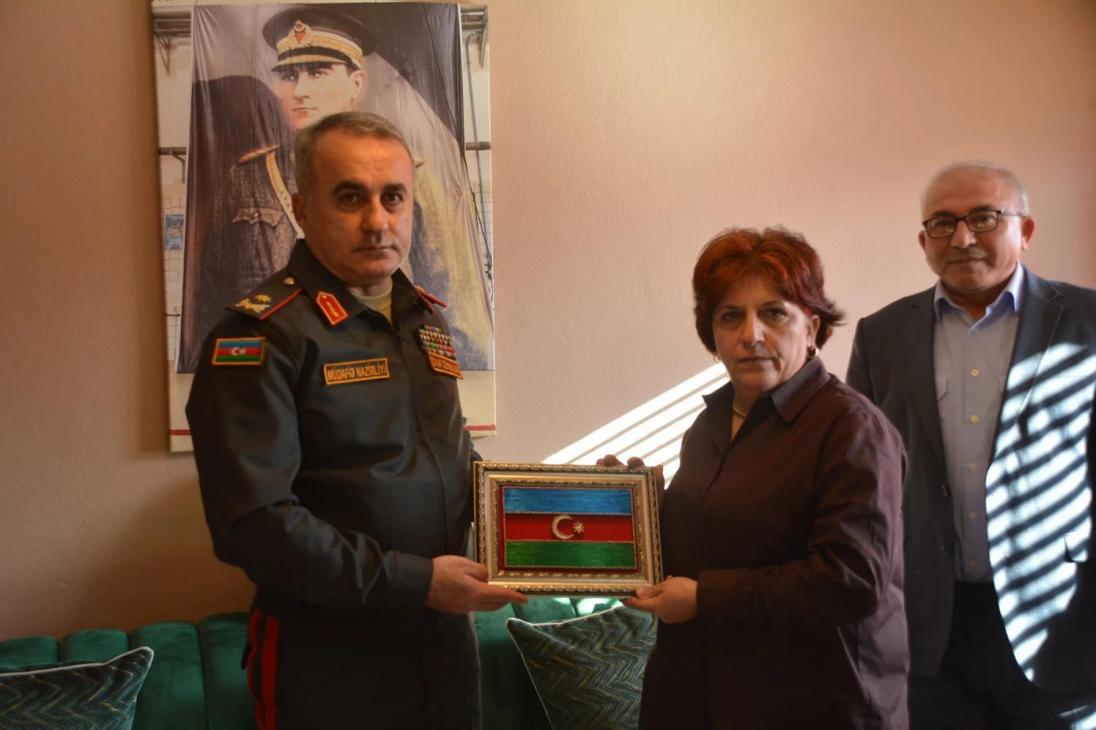C-130 təyyarəsində şəhid olan hərbçinin ailəsi ziyarət edildi — 3