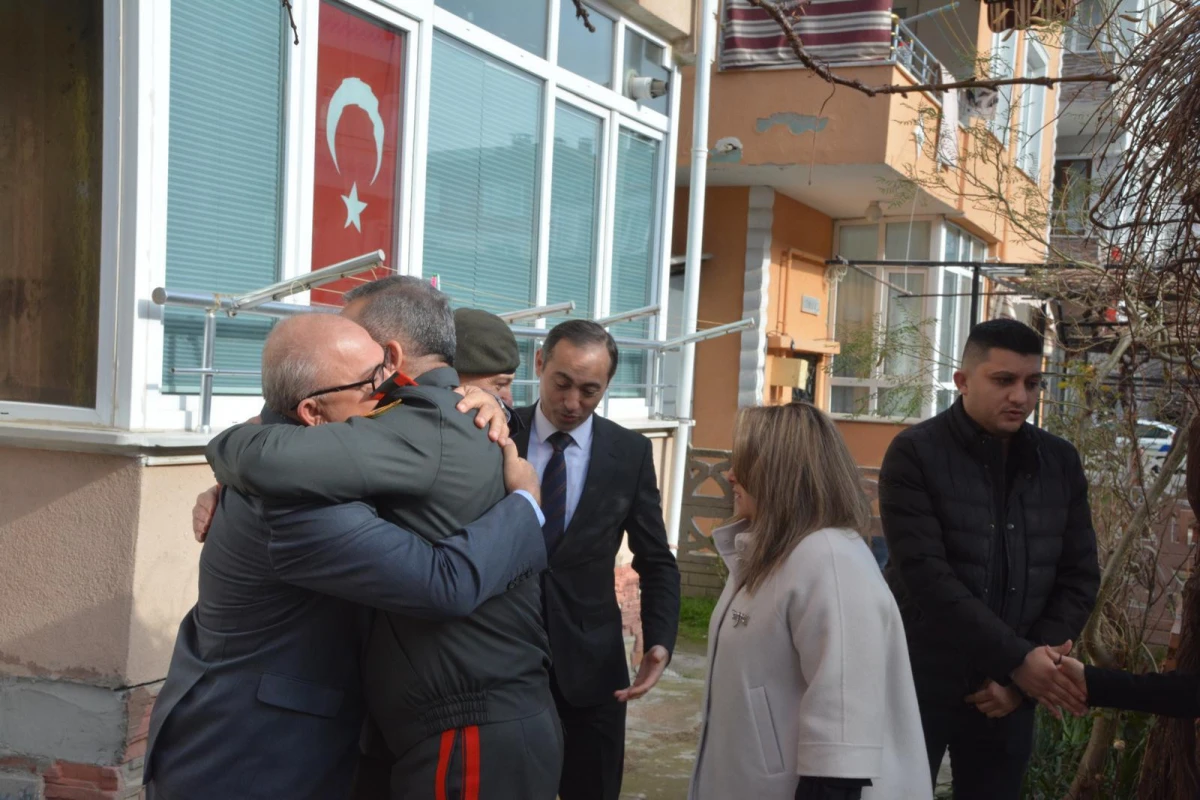 C-130 təyyarəsində şəhid olan hərbçinin ailəsi ziyarət edildi — 4