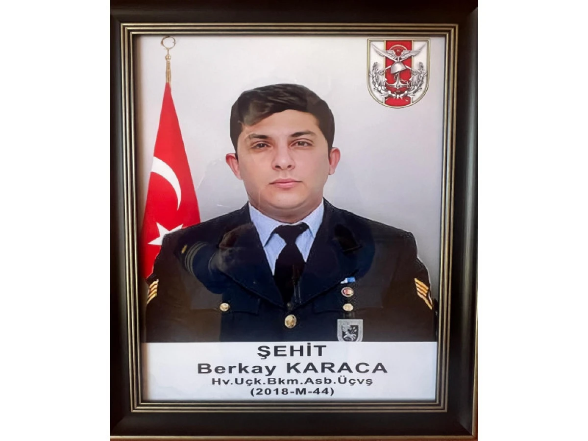 C-130 təyyarəsində şəhid olan hərbçinin ailəsi ziyarət edildi — 9