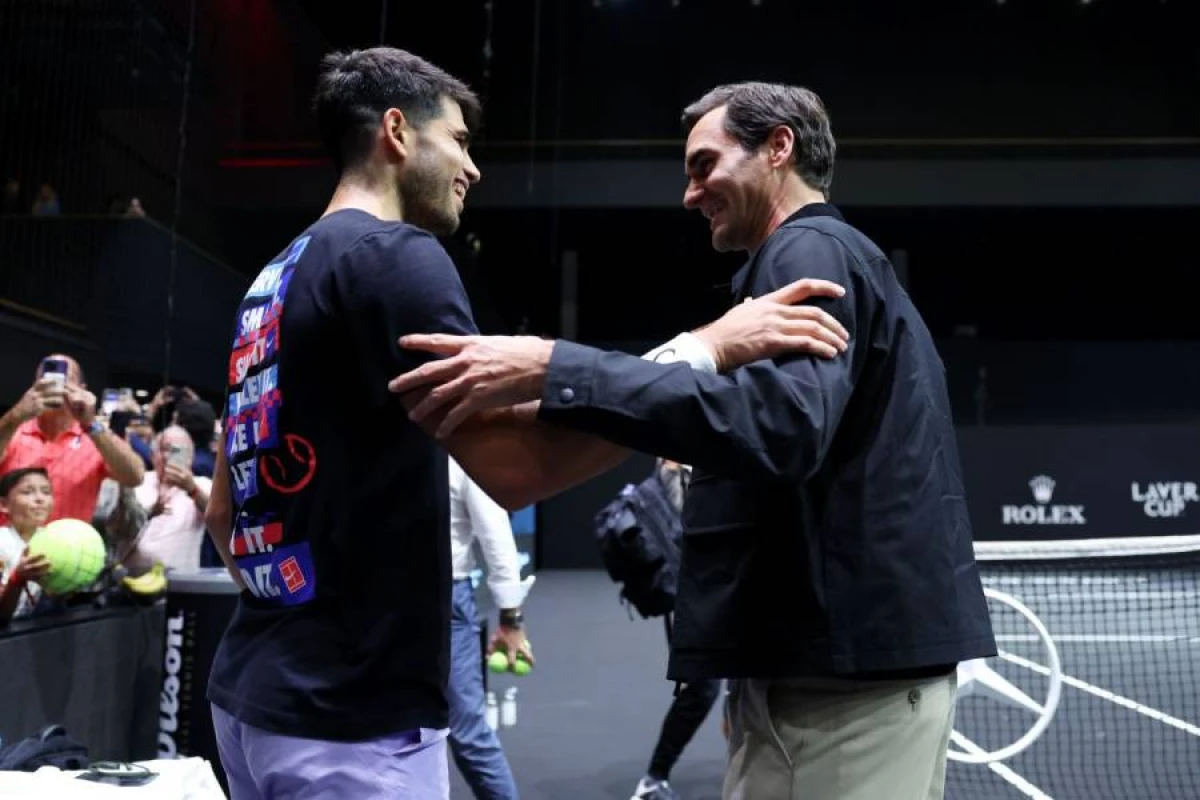 Alkaras: Federer qolfu da tennis kimi gözəl oynayır