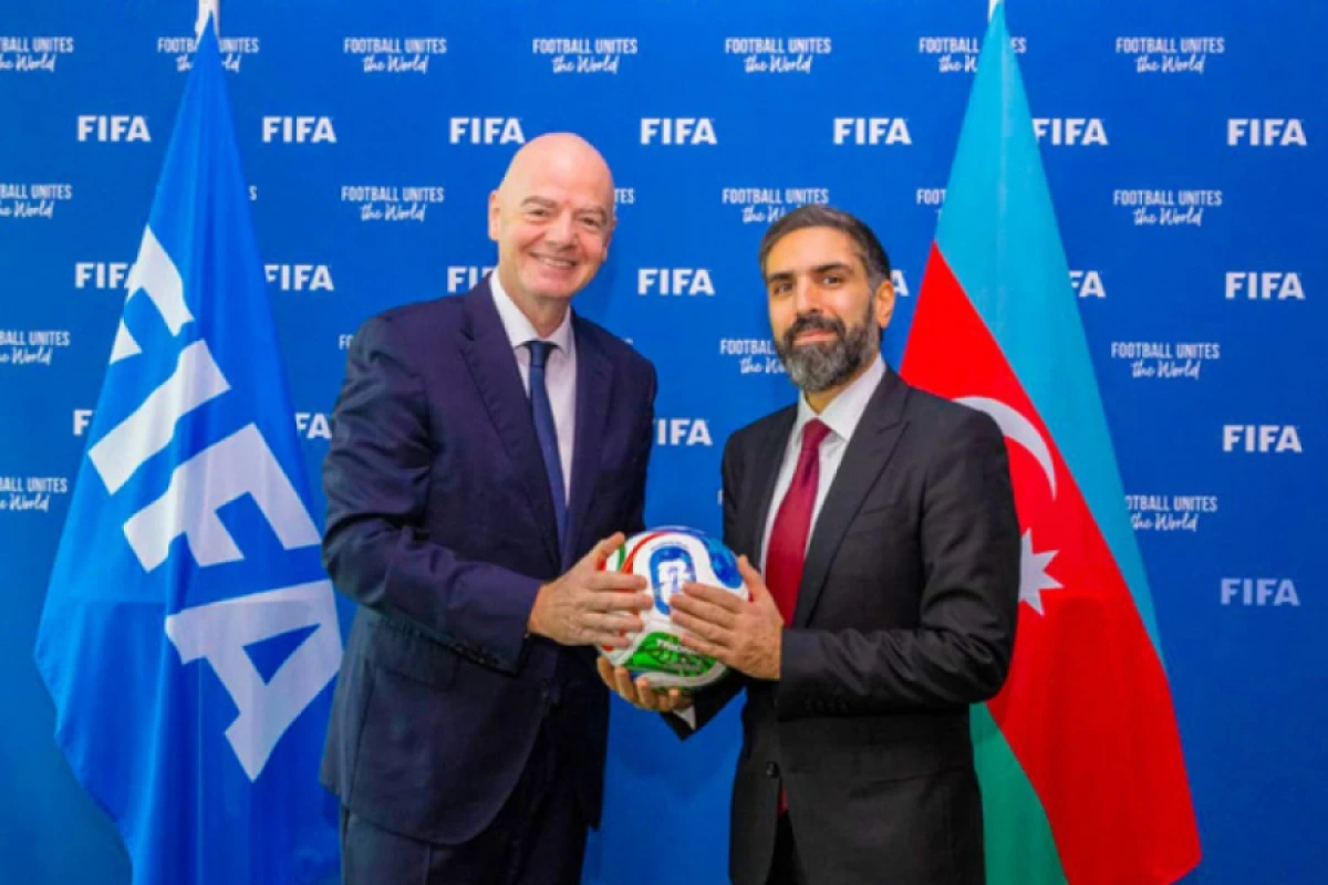 Rövşən Nəcəf FIFA prezidenti ilə görüşdü
