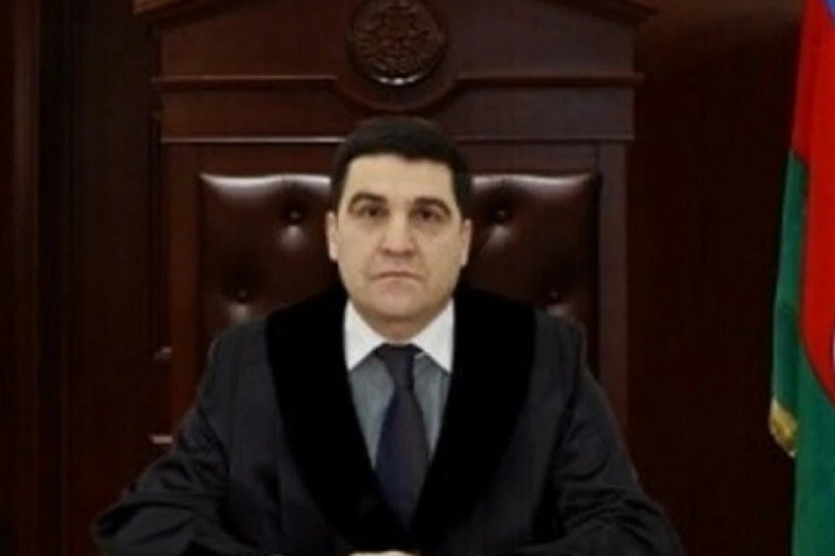Bakıda məhkəmə sədrinin oğlu arvadını bıçaqladı