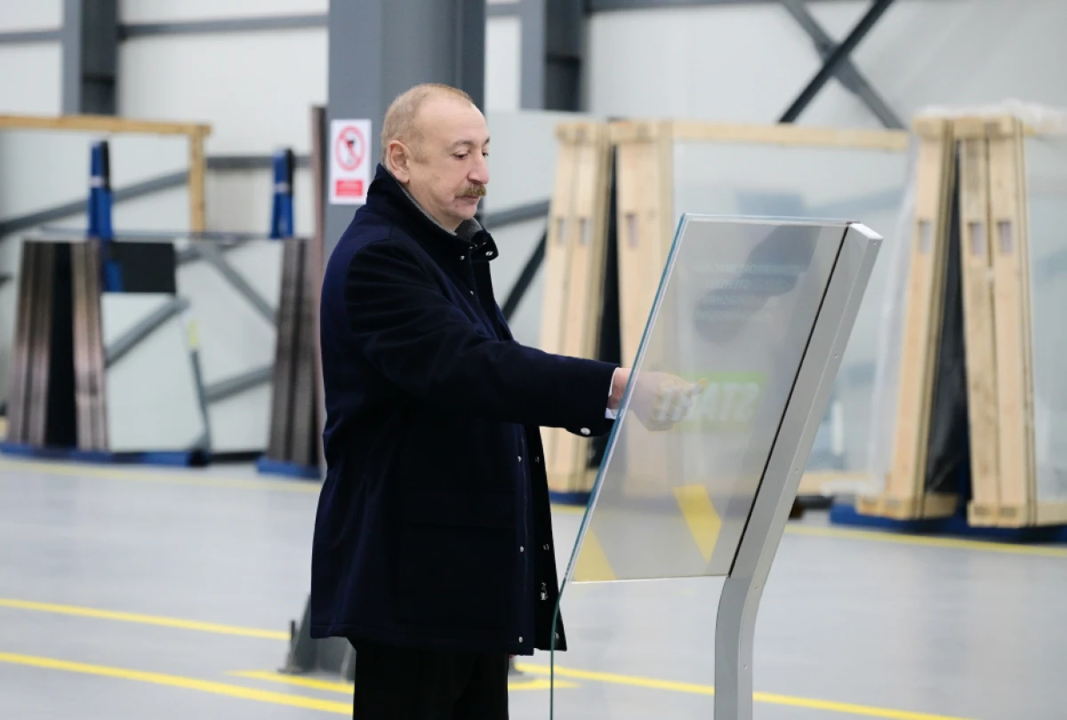 Prezident güzgü vərəqələrin istehsalı zavodunun açılışında iştirak etdi — 5