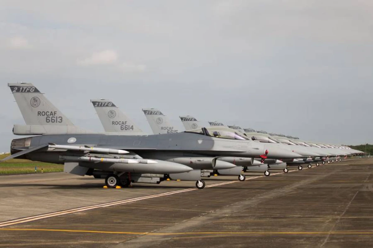 Tayvan "F-16"larla döyüş hazırlığını nümayiş etdirdi