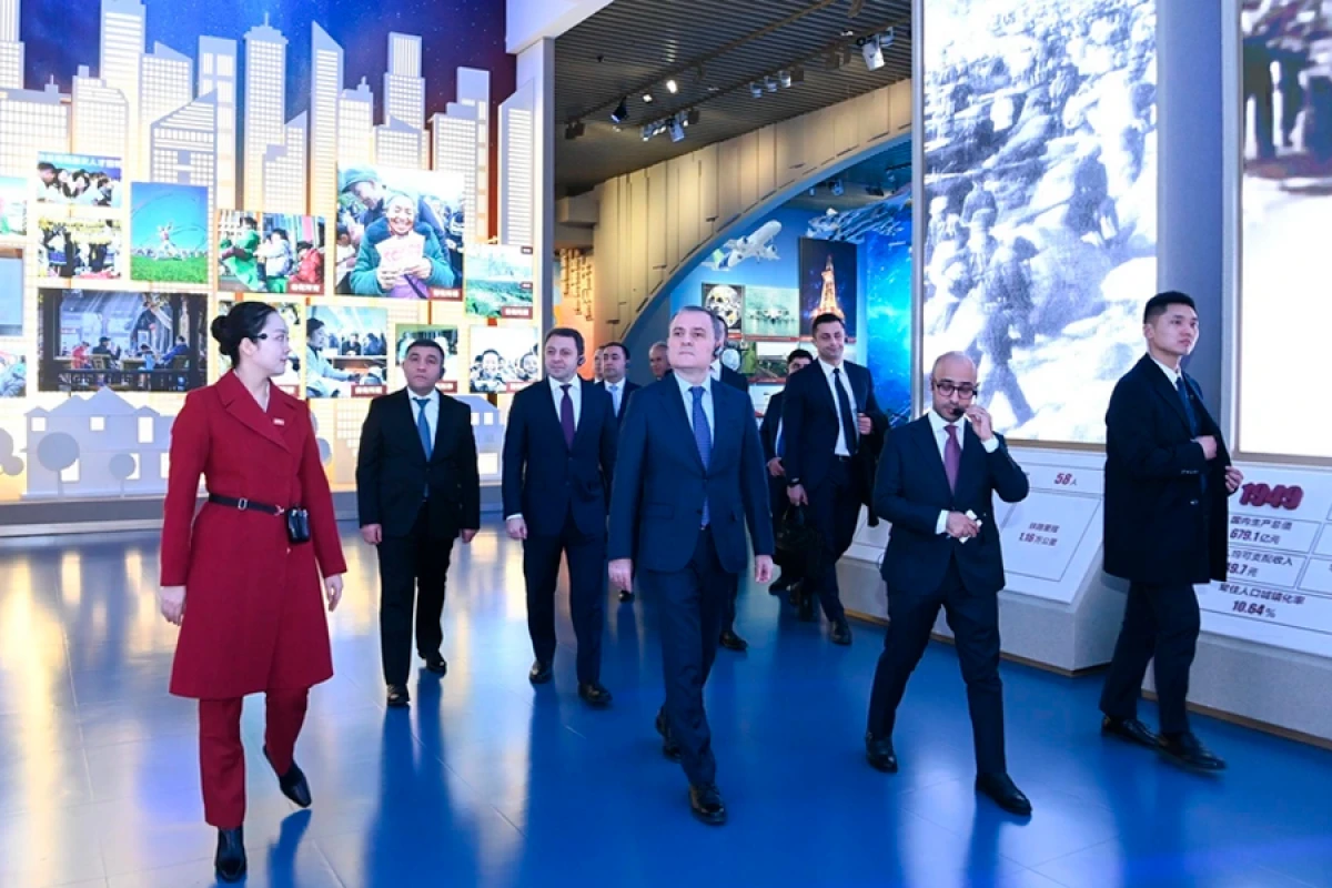 Ceyhun Bayramov Çin Kommunist Partiyasının Muzeyini ziyarət etdi