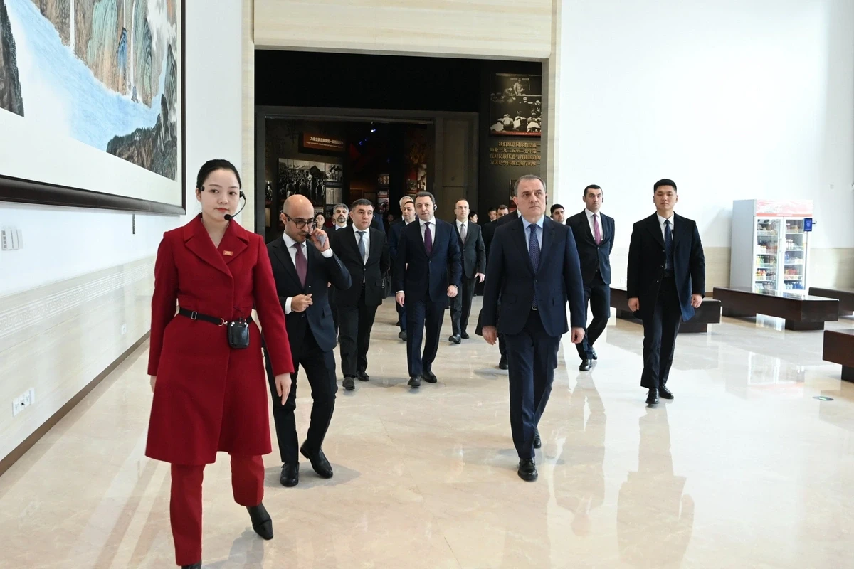 Ceyhun Bayramov Çin Kommunist Partiyasının Muzeyini ziyarət etdi — 4