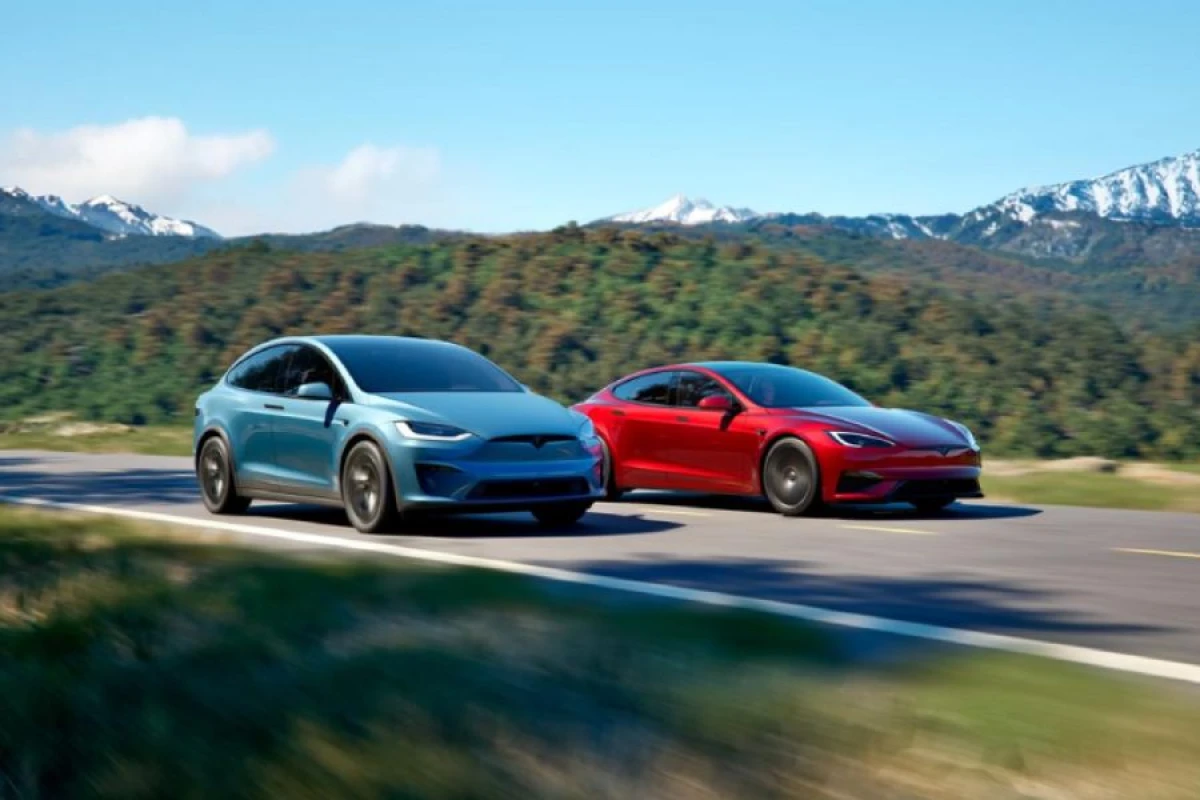 Mask "Model S" və "Model X" istehsalını dayandırdı