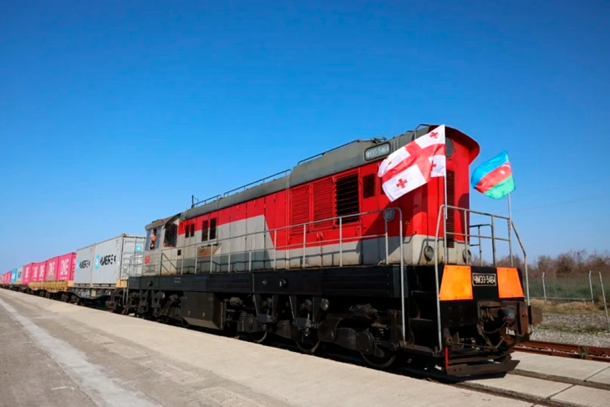 Poti–Bakı ekspres blok-qatarı yola salındı