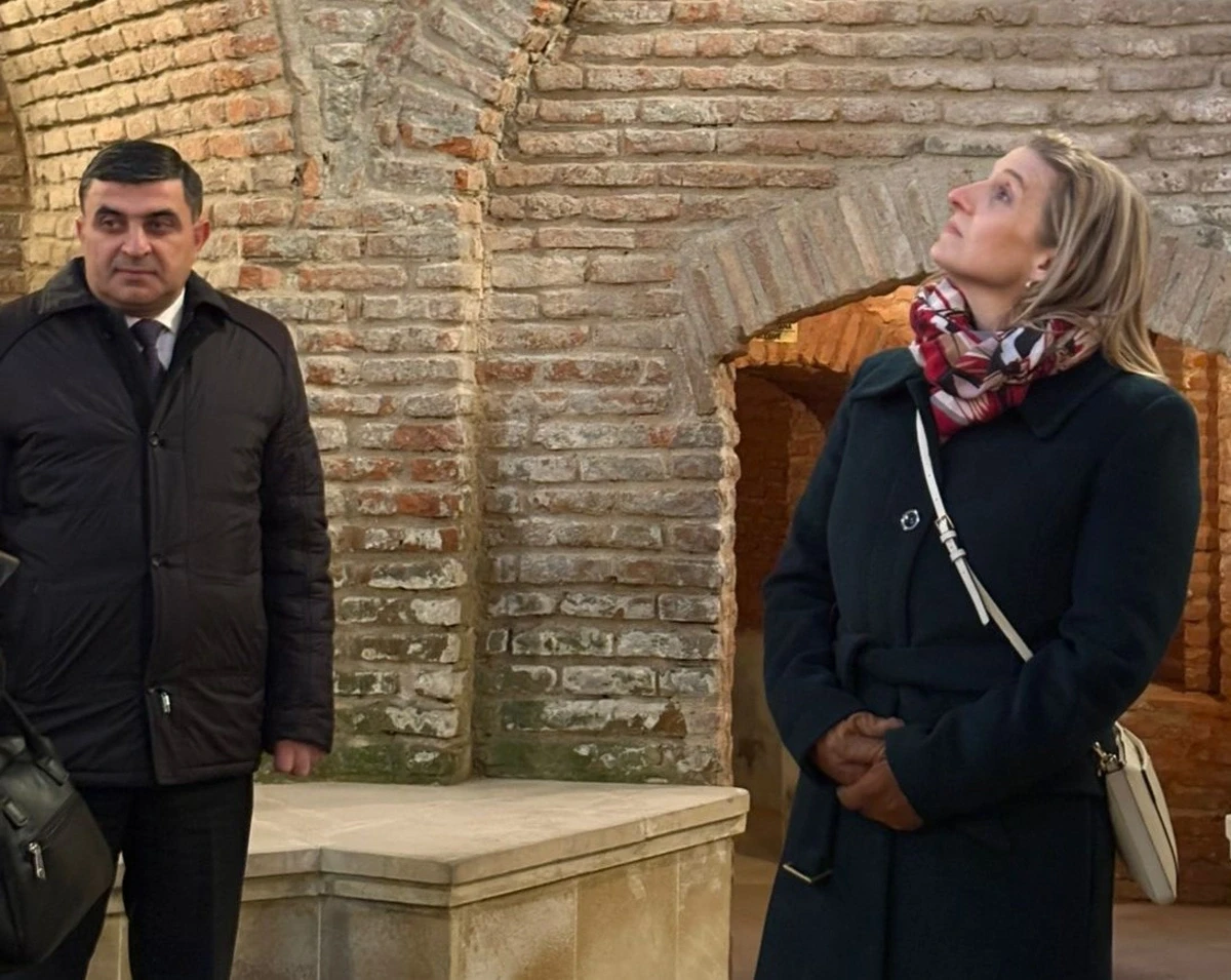 ABŞ-nin müvəqqəti işlər vəkili Qubada Gümbəzli hamamı ziyarət etdi — 3