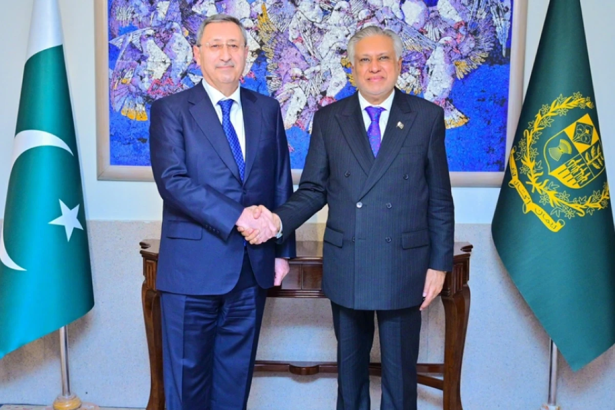 Xələf Xələfov Pakistanın xarici işlər naziri ilə görüşdü