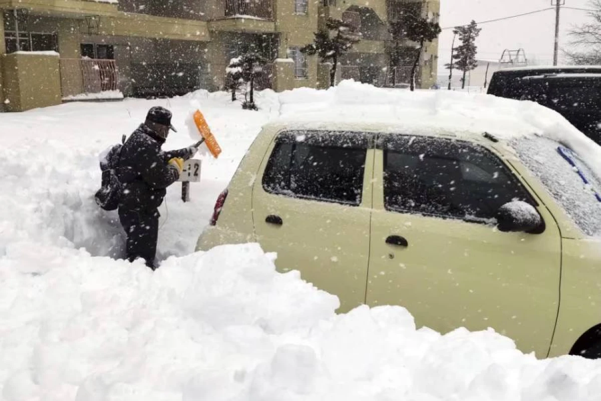 Yaponiyada qar yağışı nəticəsində ölənlərin sayı 29-a çatdı