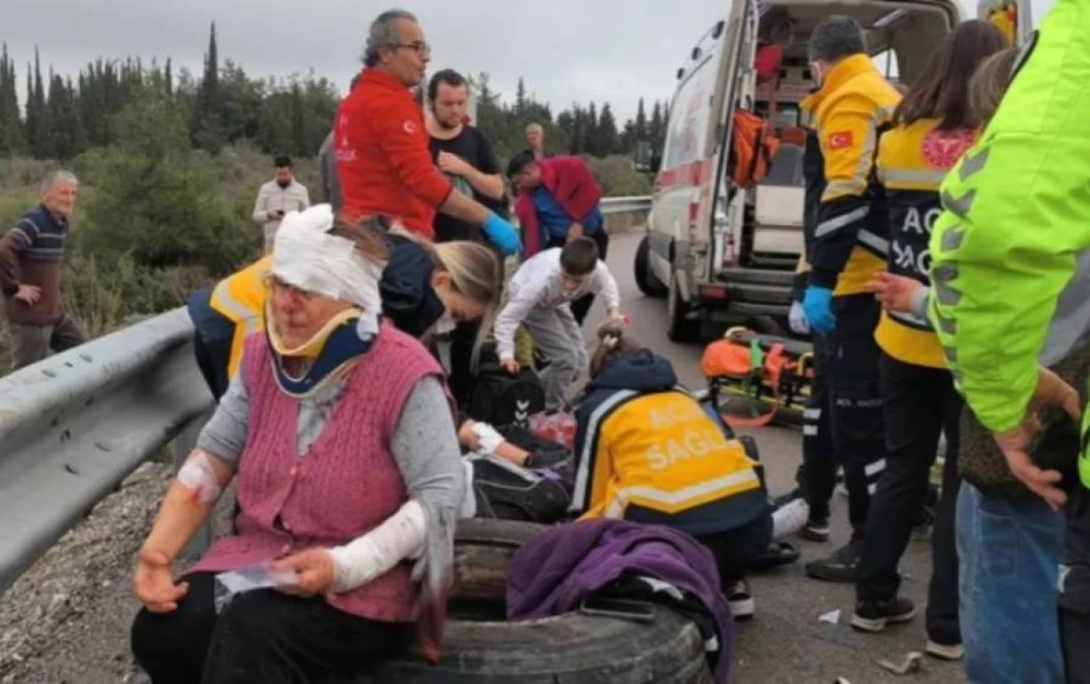 Türkiyədə sərnişin avtobusu aşdı: 9 nəfər öldü