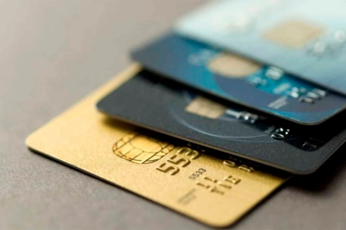Kredit kartları ilə aparılan əməliyyatların həcmi 8% artdı