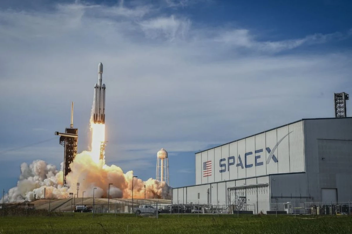 "SpaceX" və "xAI" birləşə bilər