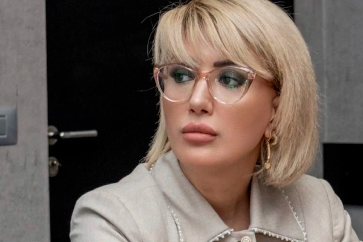 Tanınmış telejurnalist vəzifəsindən azad olundu