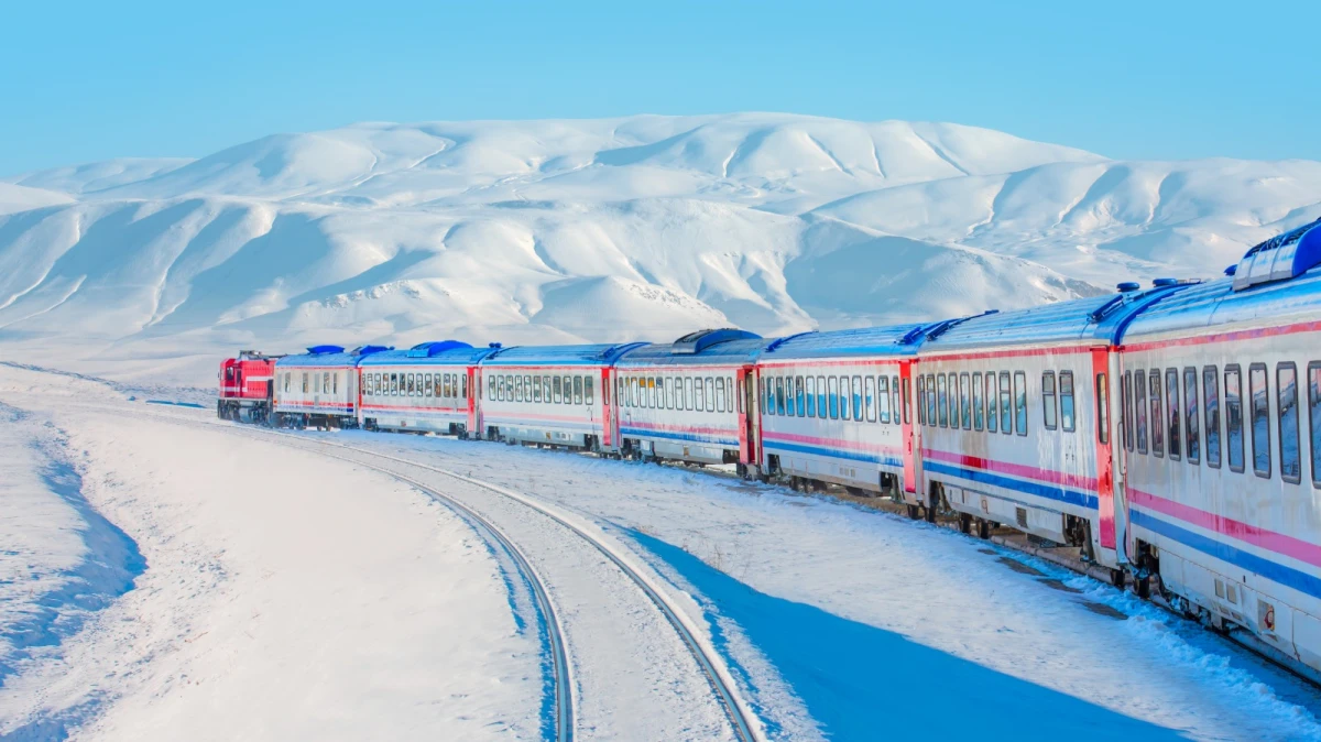 Qarlı mənzərələr fonunda Anadolunu kəşf etməyə dəvət edən Turistik Şərq Ekspresi ilə unudulmaz qış səyahətinə çıxın — 5