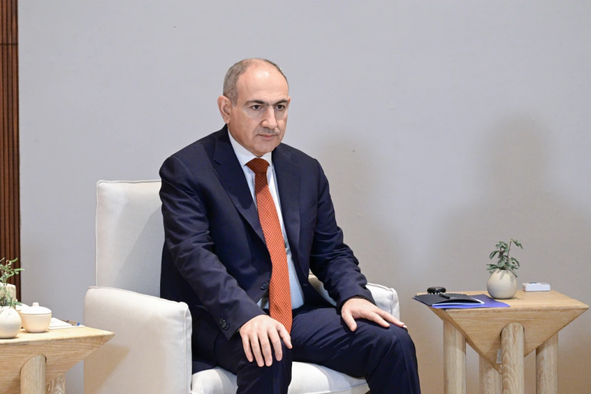 Əbu-Dabidə İlham Əliyev və Nikol Paşinyan arasında geniş tərkibdə görüş keçirildi - YENİLƏNDİ 2 — 1