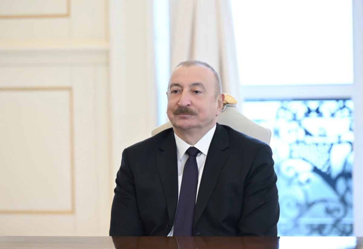 Prezident İranın müdafiə və silahlı qüvvələrə dəstək nazirini qəbul etdi — 4