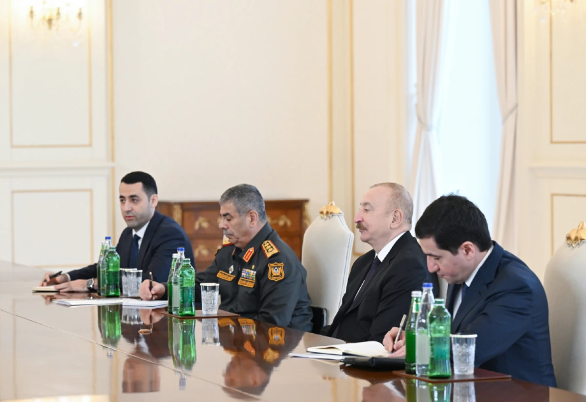 Prezident İranın müdafiə və silahlı qüvvələrə dəstək nazirini qəbul etdi — 6