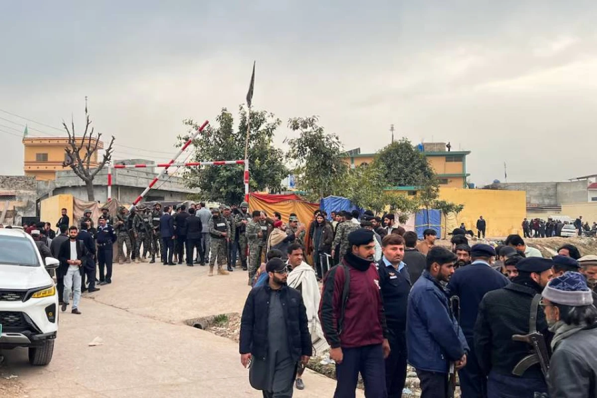 Pakistanda Məscidə komikadze hücumu: ölənlərin sayı 31-ə çatdı — 1