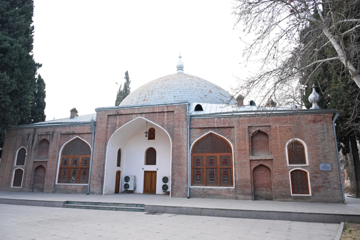 Leyla Əliyeva və Alena Əliyeva Şah Abbas məscidində oldular — 2