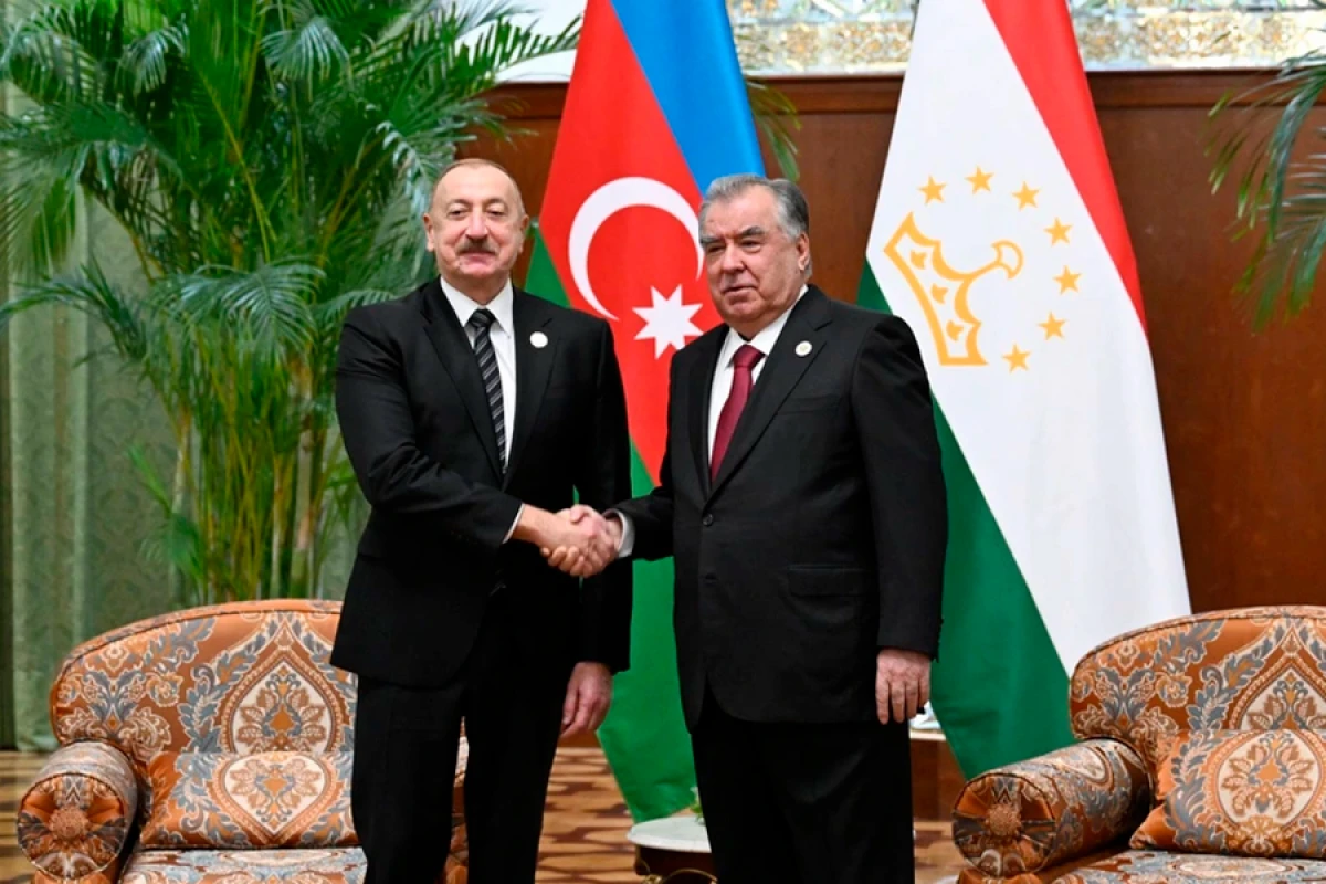 Emoməli Rəhmon Prezident İlham Əliyevi təbrik etdi