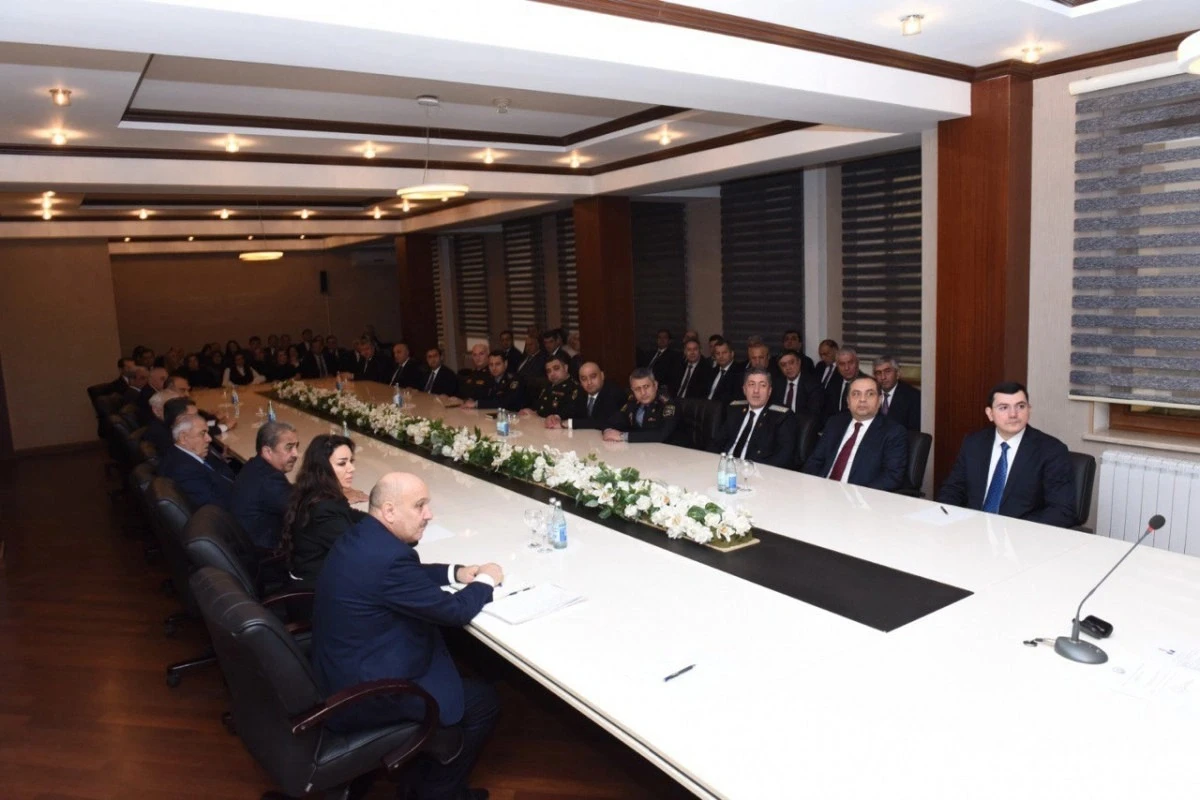 Yeni icra başçısı kollektivə təqdim olundu — 1