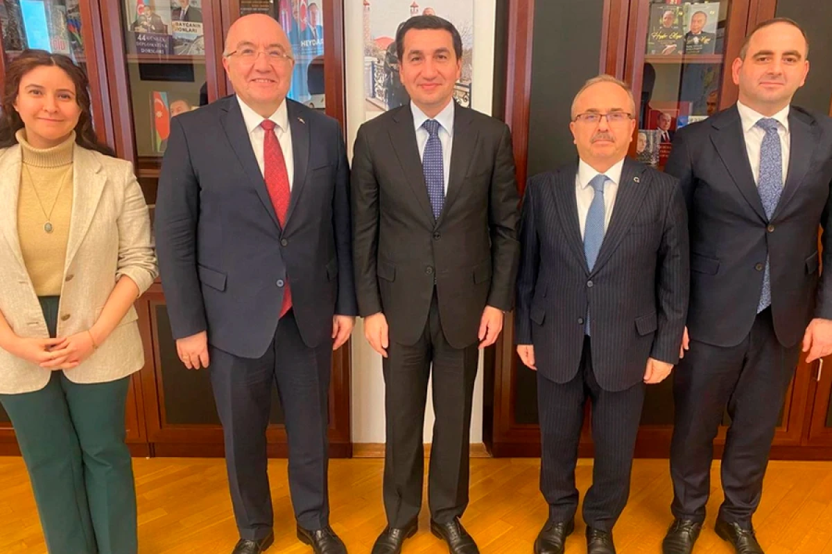 Hikmət Hacıyev Türkiyə XİN rəsmisi ilə görüşdü