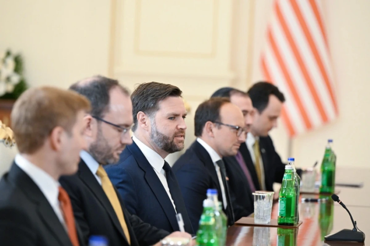 Cey. Di. Vens: Prezident Tramp Azərbaycana və Ermənistana heyrandır