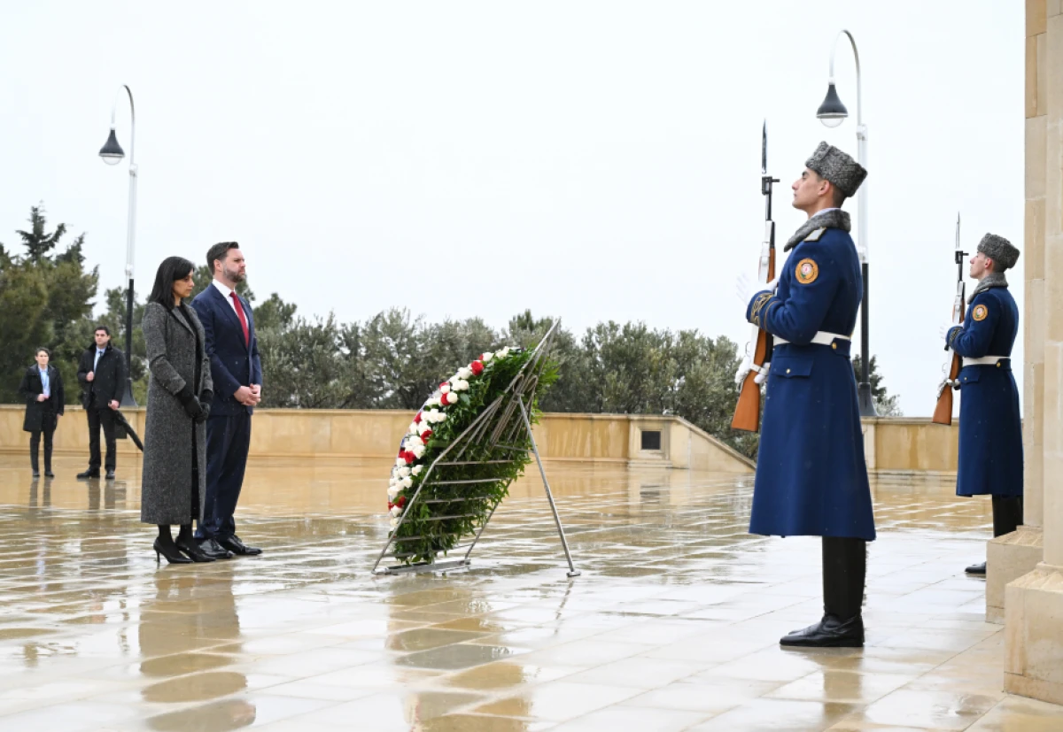 ABŞ-nin Vitse-prezidenti Cey. Di. Vens Şəhidlər xiyabanını ziyarət etdi — 3