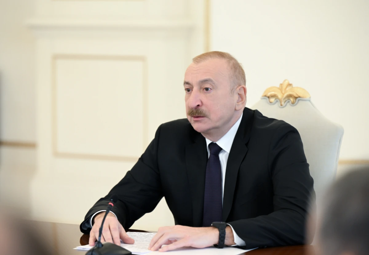 İlham Əliyevin sədrliyi ilə müşavirə keçirildi - YENİLƏNDİ — 8