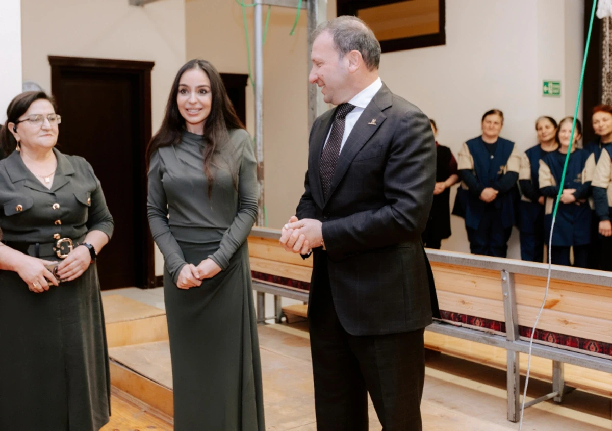 Şuşa məscidi üçün hazırlanan dairəvi əl xalçasının kəsim mərasimi oldu — 1