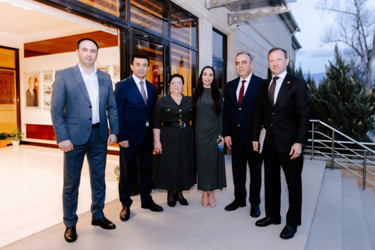 Şuşa məscidi üçün hazırlanan dairəvi əl xalçasının kəsim mərasimi oldu — 3