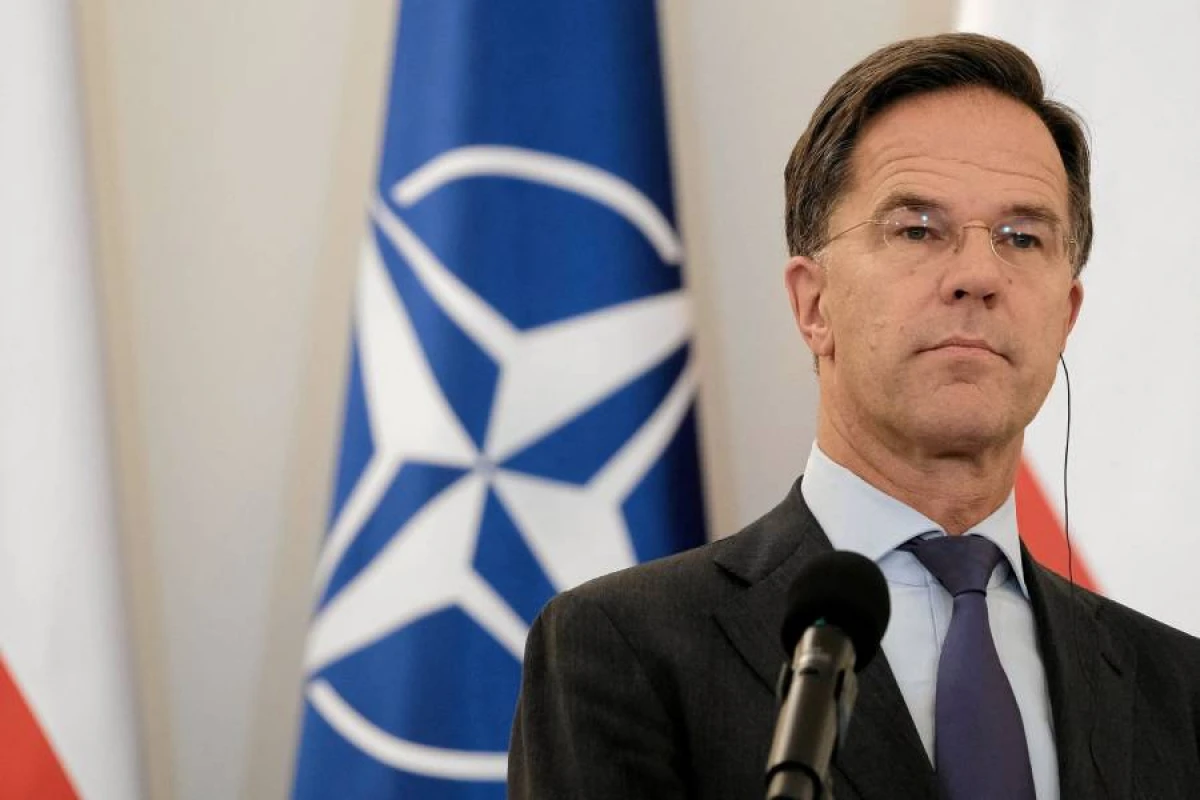 Rutte Makronun Moskva ilə dialoq təşəbbüsünü dəstəkləyir