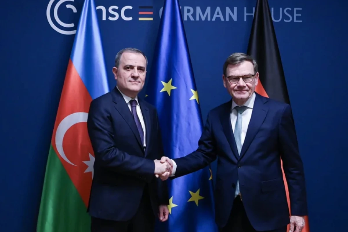 Ceyhun Bayramov Almaniyanın XİN rəhbəri ilə görüşdü