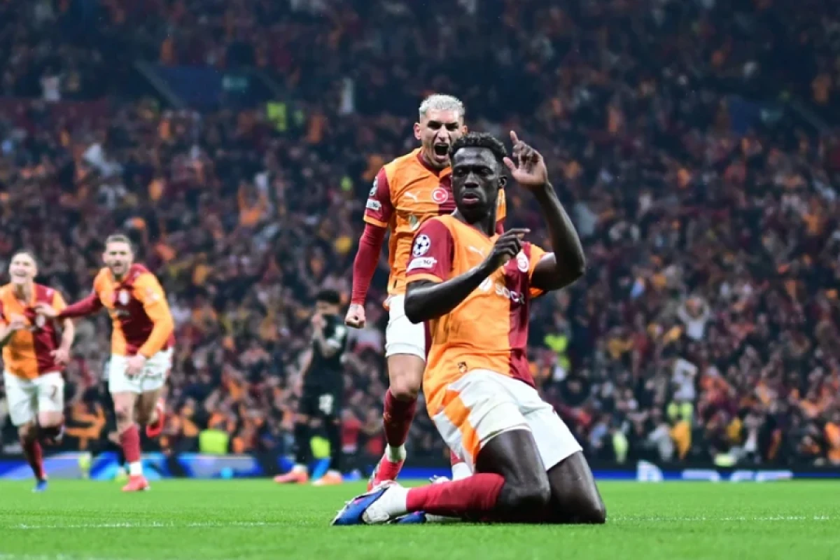 "Qalatasaray" "Yuventus"u darmadağın etdi