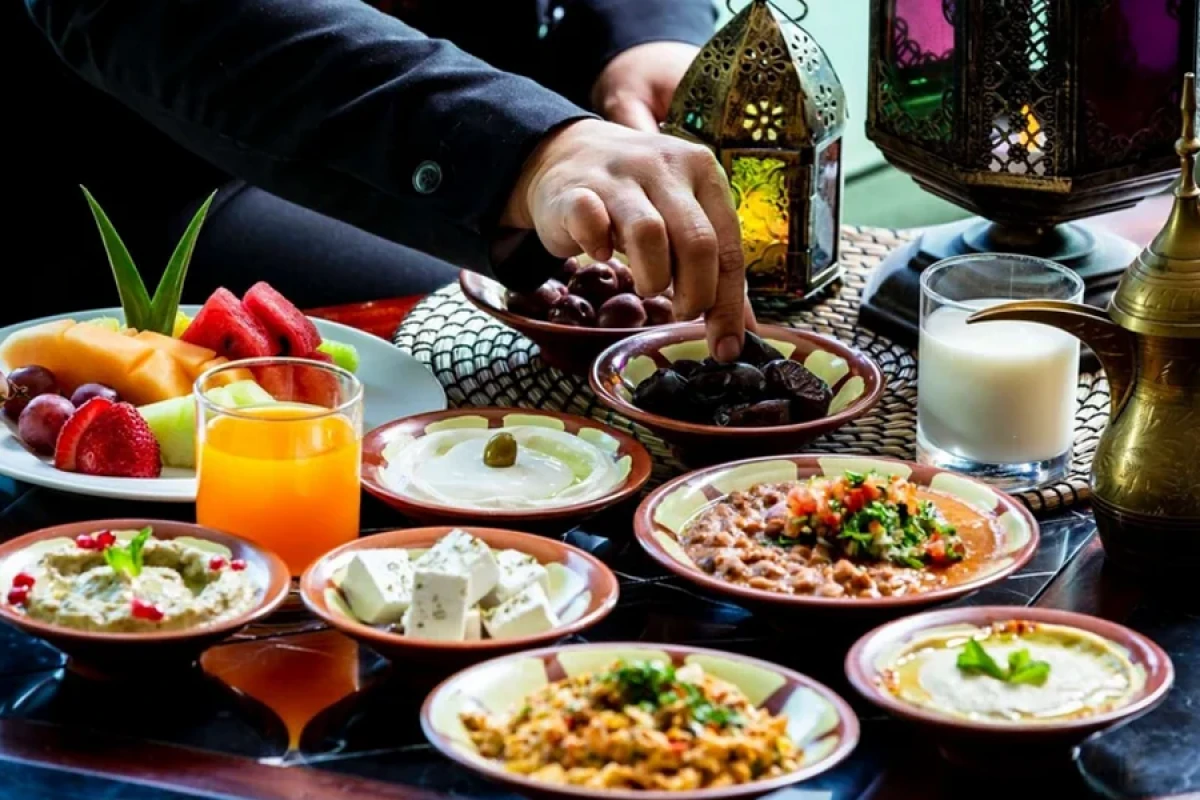 Oruc tutanlar necə qidalanmalıdır? – Dietoloq danışır...