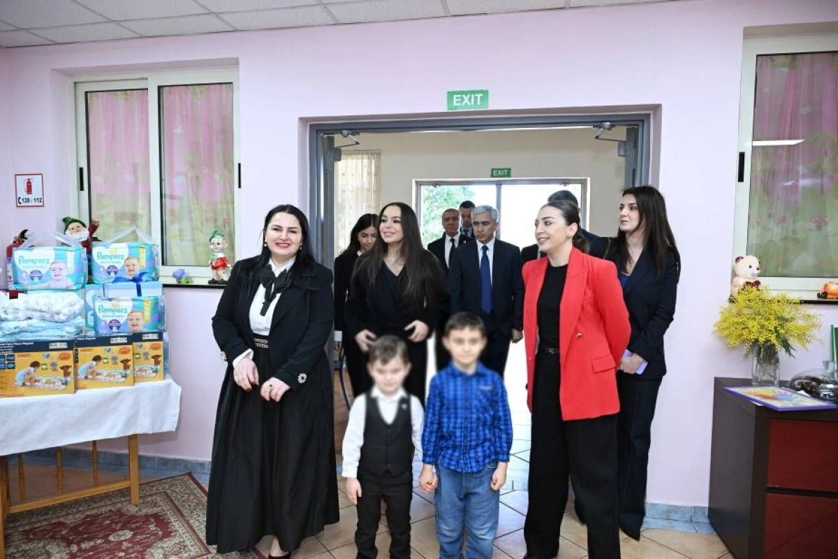 Leyla Əliyeva Tiranada uşaq evini və xəstəxananı ziyarət etdi