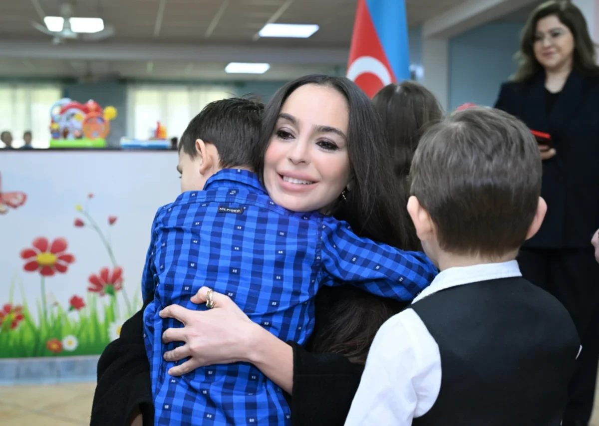 Leyla Əliyeva Tiranada uşaq evini və xəstəxananı ziyarət etdi — 1