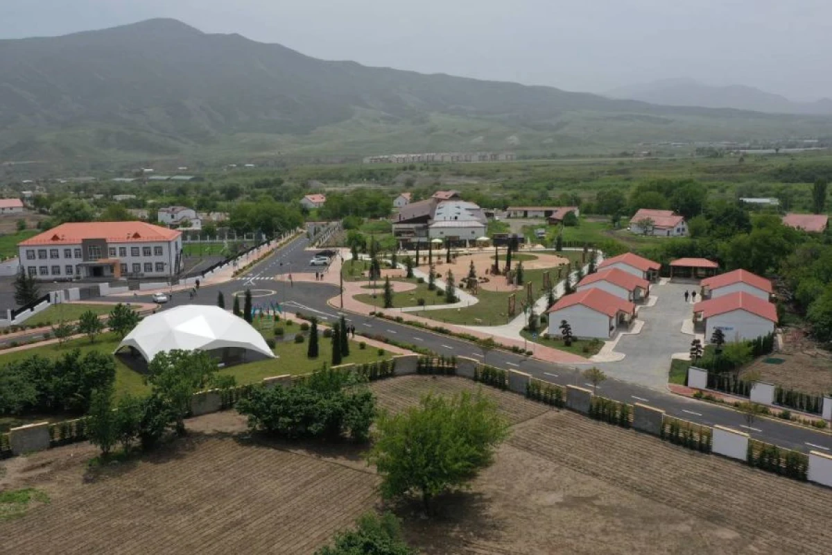 Xanabad kəndinə yola salınan ilk köç karvanı Xocalı şəhərinə çatdı