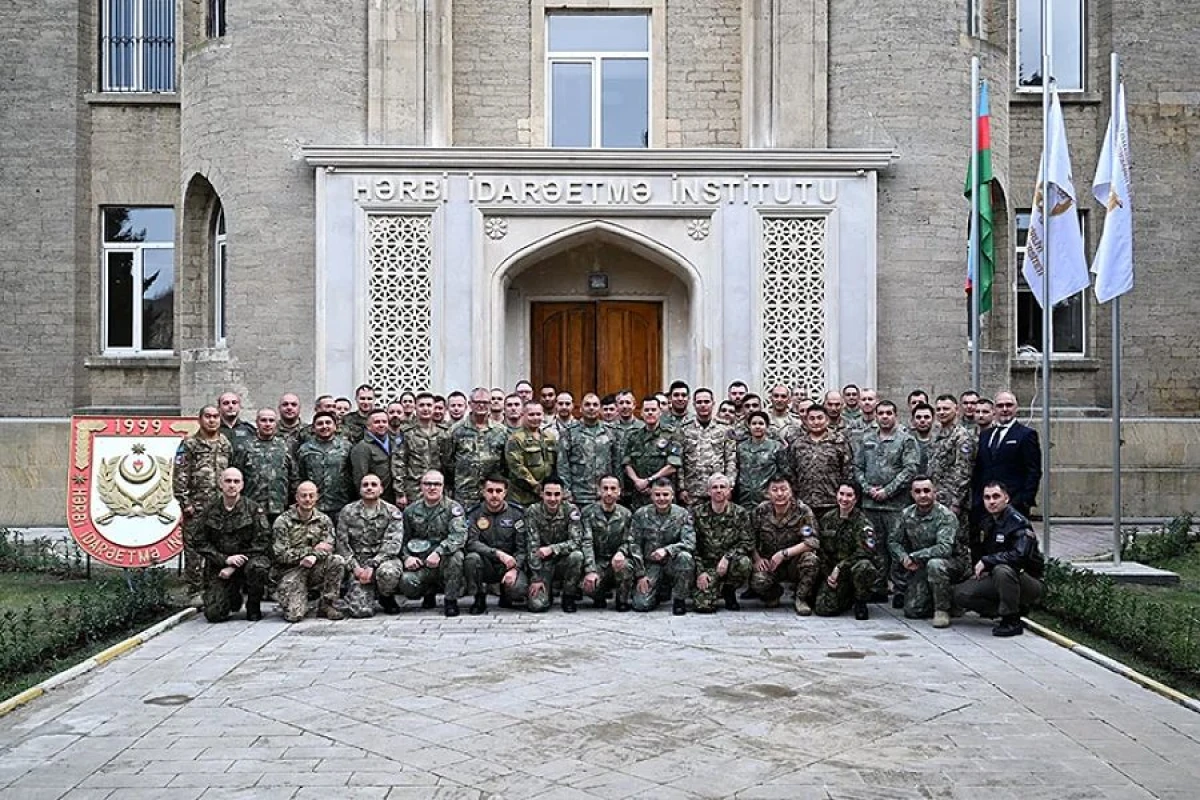 Müdafiə Nazirliyinin mütəxəssisləri NATO təliminin mərhələləri barədə məlumatlandırıldı