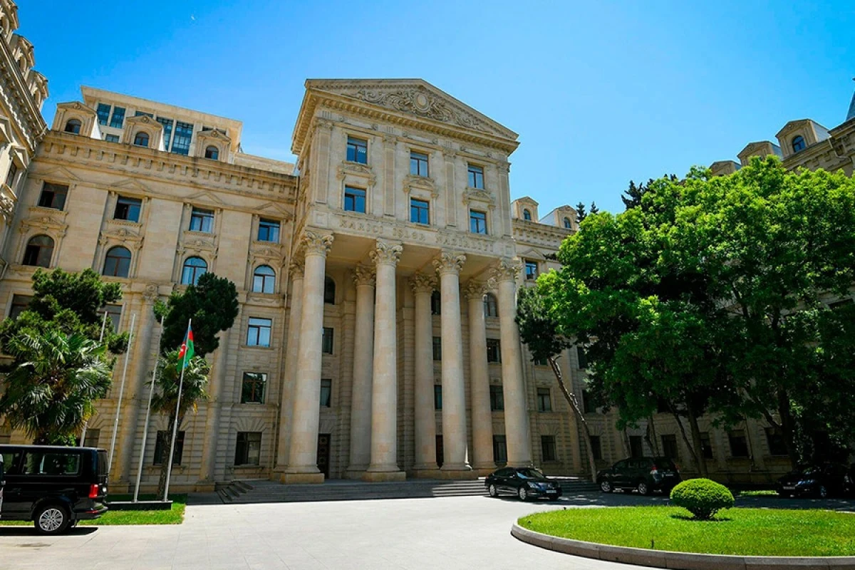 Rəsmi Bakı diplomatik münasibətlərin 30-cu ildönümü ilə bağlı Sloveniyanı təbrik etdi